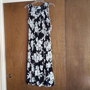 croft & barrow Black Maxi Dress with White Floral Print